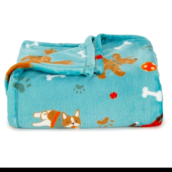 The Big One Bedding Nwt Ultra Plush Throw Blanket Poshmark